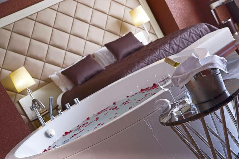 Taba Luxury Suites And Hotel Isztambul Kültér fotó